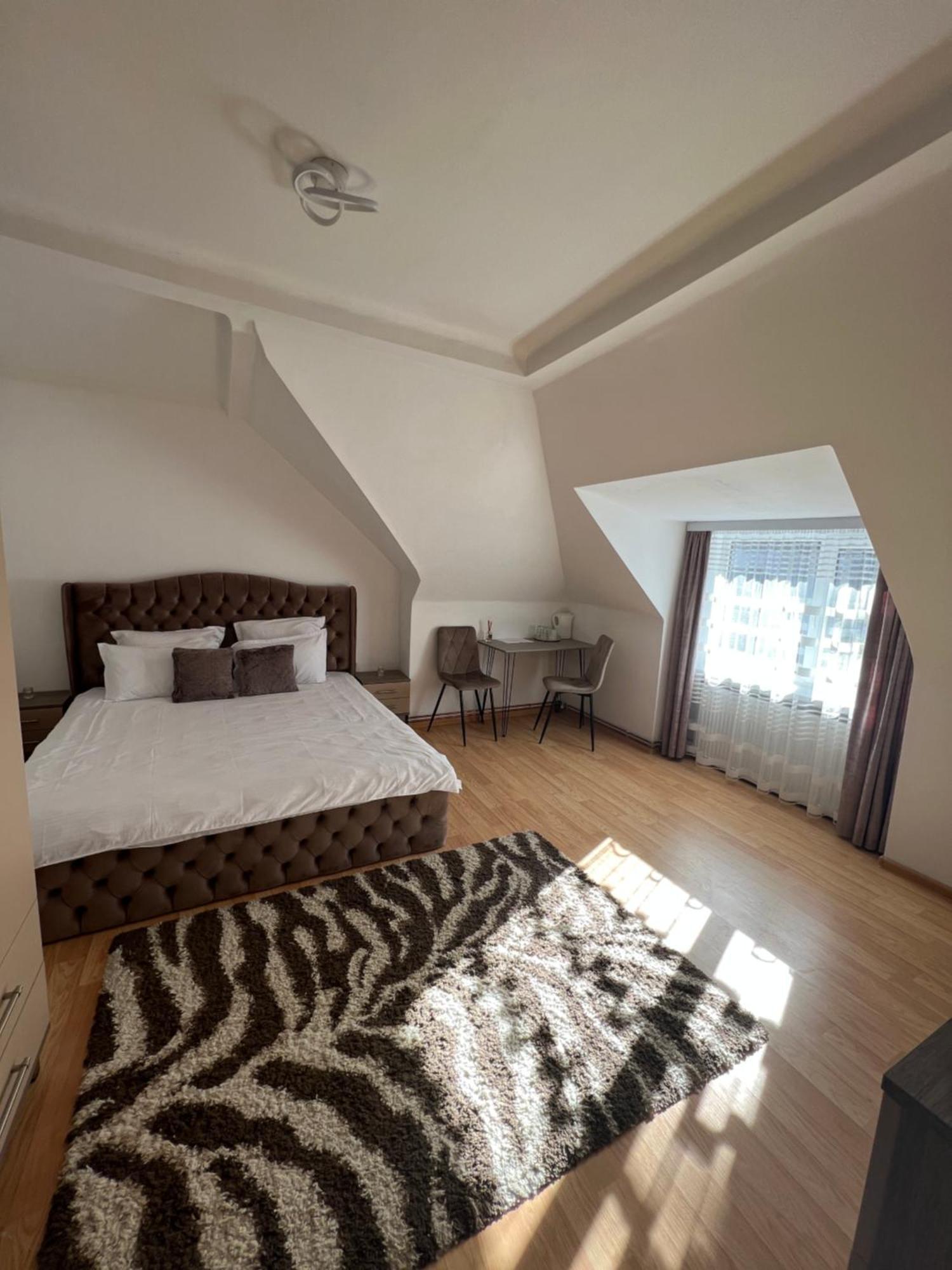 Central Studio 28 Синая Экстерьер фото